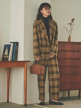 「アイテム（バレエシューズ）」を使った、i.w.u_officialさん（レディース・170cm）の秋コーディネート