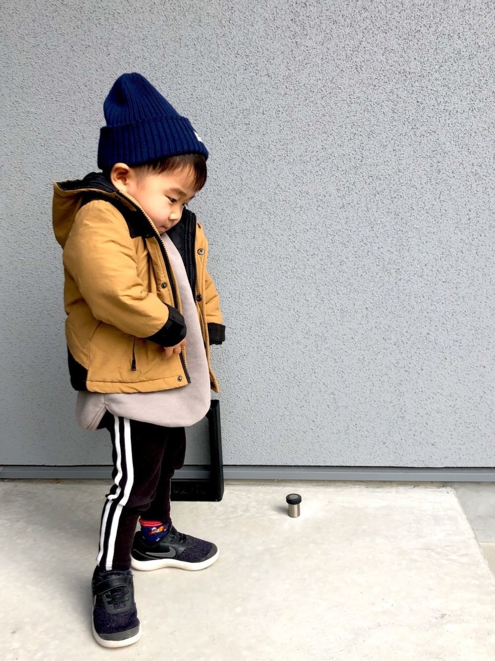 「冬コーデ、男の子、キッズコーデ、韓国子供服、monmimi、ニット帽、ノースフェイス、スポーツミックス、3歳、ナイキ」｜「HOLLYWOOD RANCH MARKETのアイテム（ニットキャップ/ビーニー、ブルー系）」を使った、A-taさん（キッズ・80cm）の冬コーディネートの1枚目の写真