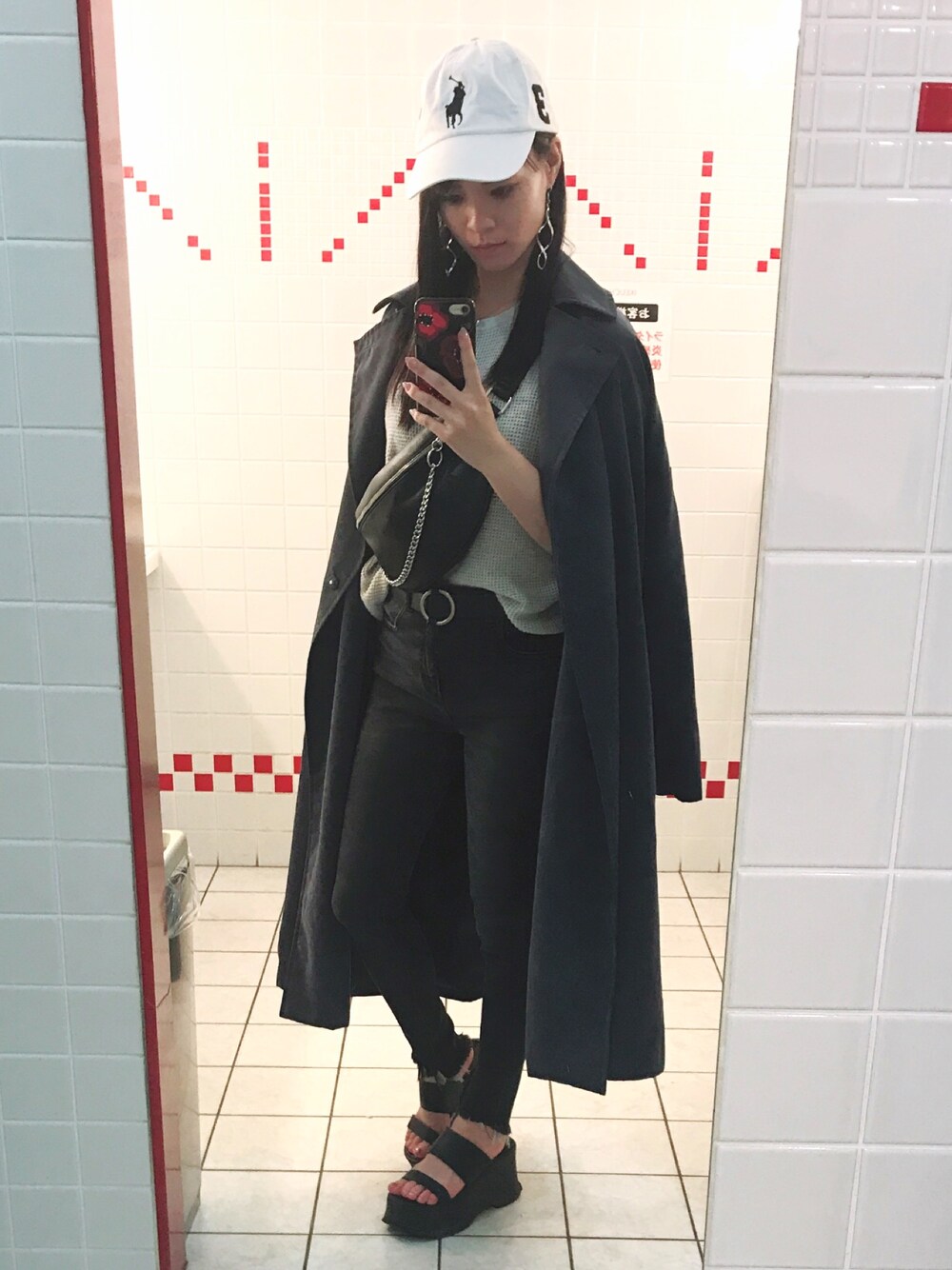 「September、denim、CAP、autumn look」｜「EMODAのFLARE PLATFORMサンダル（サンダル、ブラック系）」を使った、m a n a ❥❥さん（レディース・153cm）の秋コーディネートの1枚目の写真