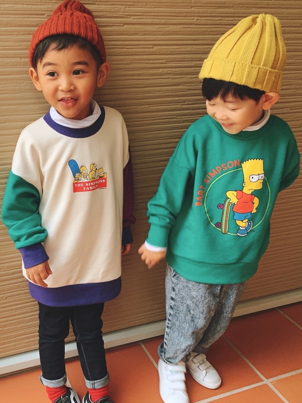 「キッズコーデ、おとこのこ、チャケボーイ、休日スタイル、おしゃれさんと繋がりたい、くろとしろ、キッズファッション、4歳、年末WEAR感謝祭」｜「Leeの【Lee】スキニー　ワンウォッシュ（その他パンツ、ブルー系）」を使った、FUJIfamさん（キッズ・110cm）の冬コーディネートの1枚目の写真