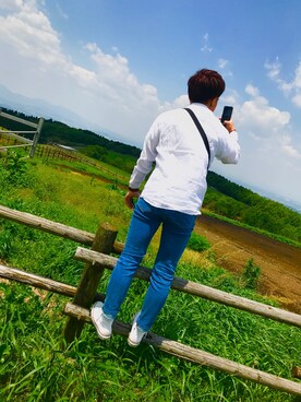 「アイテム（ノーカラージャケット、ホワイト系）」を使った、石原隆佑さん（メンズ・165cm）の春コーディネート