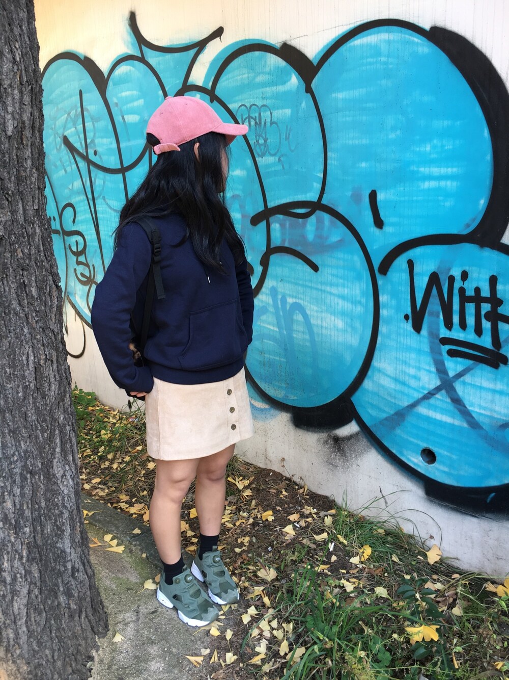 「インスタポンプフューリー、ポンプフューリー、adidas、moussy、ストリート」｜「GUのアイテム（パーカー、ブルー系）」を使った、ちびっこさん（レディース・153cm）の冬コーディネートの1枚目の写真