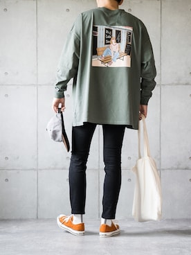 「カラースニーカー」｜「アイテム（レッグウェア）」を使った、しゅんたろーさん（メンズ・177cm）の秋コーディネート