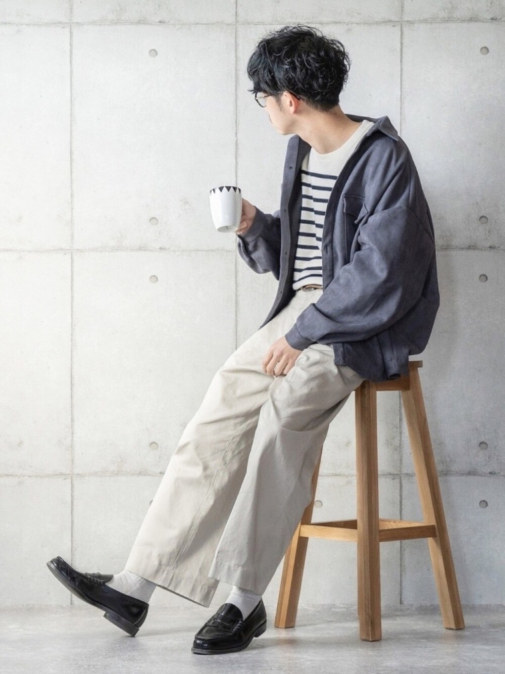 「ポリスエード、CPOジャケット、ワイドパンツ、ローファー、ラフコーデ、リラックススタイル、休日コーデ、くすみカラー」｜「FORK&SPOONのFORK&SPOON　ワンタックチノパンツ（その他パンツ、ホワイト系）」を使った、しゅんたろーさん（メンズ・177cm）の冬コーディネートの1枚目の写真