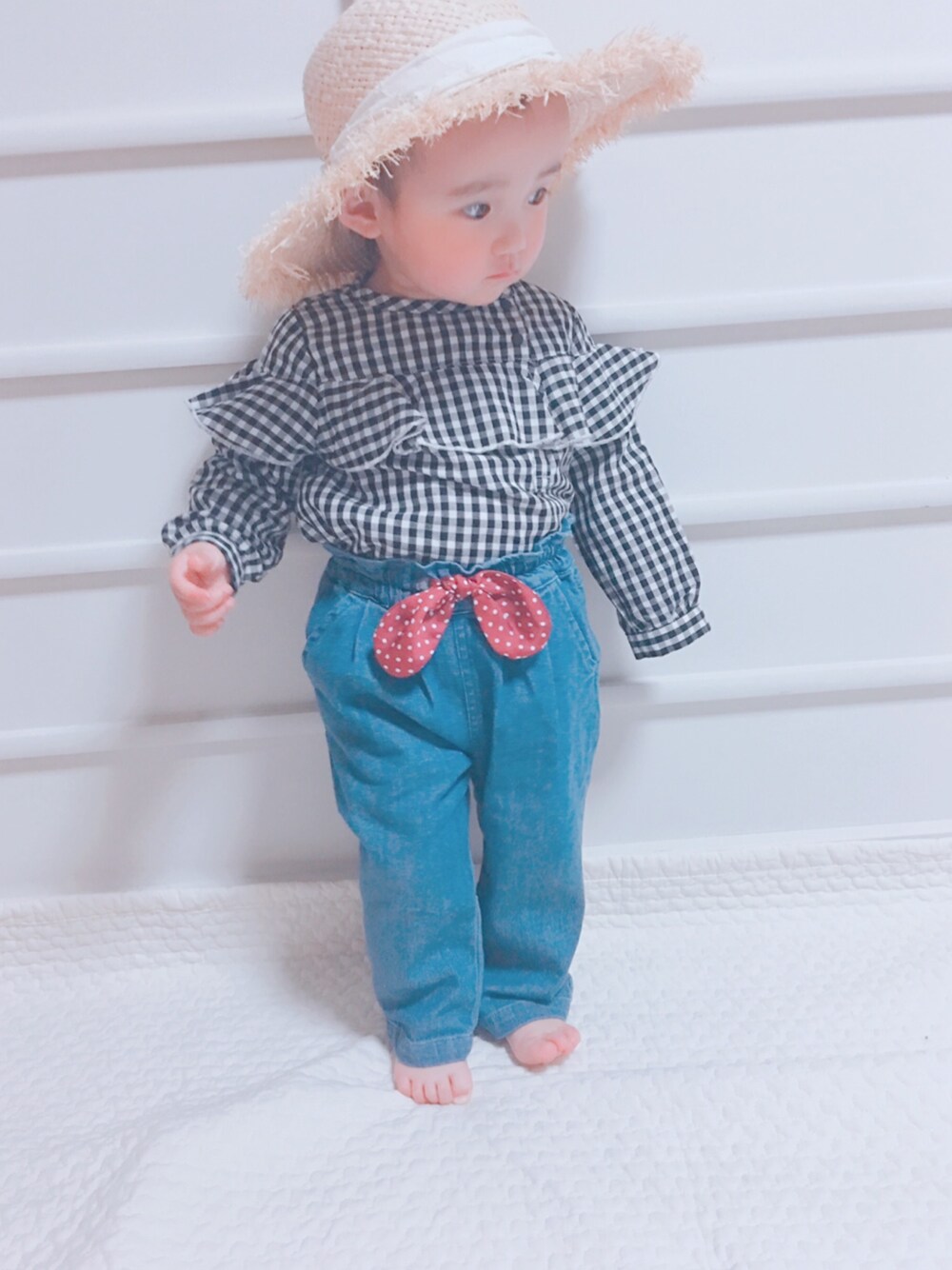 「1歳、1歳女の子、春コーデ、むぎわら帽子、チェック、女の子、女の子コーデ、春、休日スタイル、キッズファッション」｜「Birthdayのアイテム（帽子、ベージュ系）」を使った、meiri &nanaseさん（キッズ・100cm）の春コーディネートの1枚目の写真