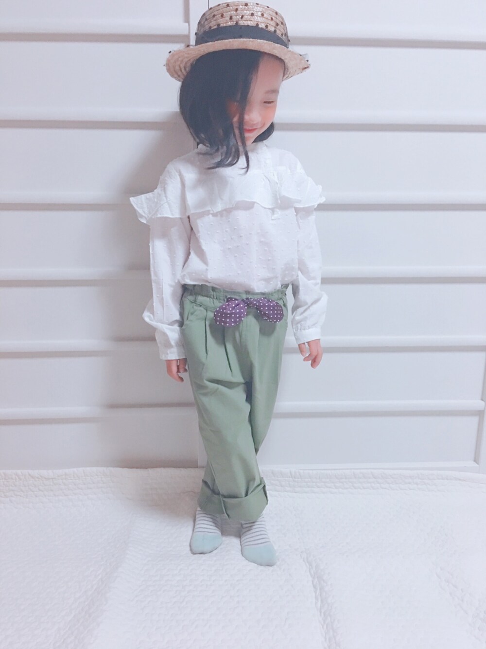 「5歳、5歳女の子、春、休日スタイル、カジュアル、キッズファッション、女の子、キッズ、保育園コーデ、ブラウス」｜「くじめやのアイテム（シャツ/ブラウス、ホワイト系）」を使った、meiri &nanaseさん（キッズ・100cm）の春コーディネートの1枚目の写真