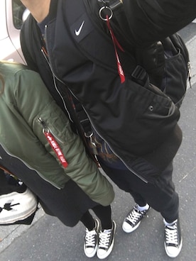 「NIKE SPORTSWEAR（ナイキスポーツウェアー）のアイテム（その他パンツ、ブラック系）」を使った、りゅういち先生さん（メンズ・178cm）の冬コーディネート