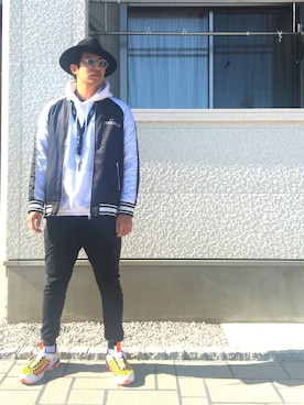 「NIKE SPORTSWEAR（ナイキスポーツウェアー）のアイテム（その他パンツ）」を使った、りゅういち先生さん（メンズ・178cm）の冬コーディネート