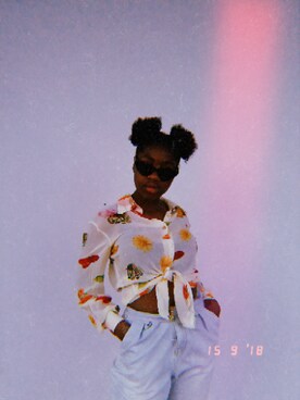 「DENIM BAR（デニム　バー）のアイテム」を使った、Jemimah Mangundaさん（レディース・175cm）の秋コーディネート