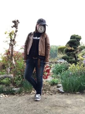 「黒Tシャツ」｜「アイテム（ライダースジャケット）」を使った、mio*さん（レディース・158cm）の春コーディネート