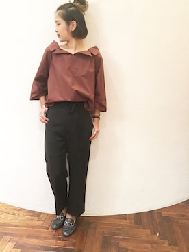 「NANO universe（ナノユニバース）のドロストスリーブオフショルブラウス（シャツ/ブラウス、ブラウン系）」を使った、nano・universe 渋谷神南 Womensさん（レディース・160cm）の秋コーディネート