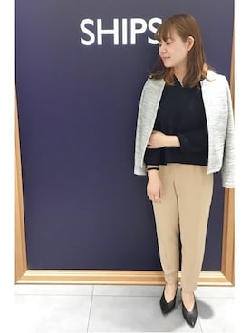 「SHIPS（シップス）のパーツVネックブラウス◆（シャツ/ブラウス、ブルー系）」を使った、坂井さん（レディース・156cm）の冬コーディネート