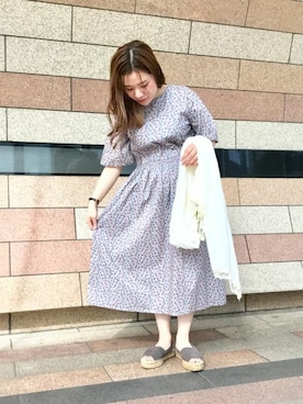 「Calzanor（カルザノール）のアイテム」を使った、坂井さん（レディース・156cm）の春コーディネート