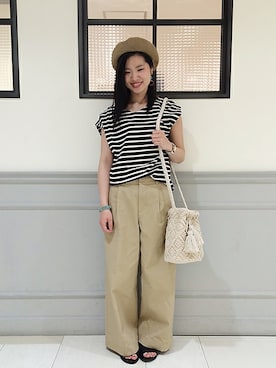 「アイテム（チノパンツ）」を使った、ねだこさん（レディース・155cm）の春コーディネート