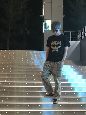 「MCM（エムシーエム）のアイテム（Tシャツ/カットソー）」を使った、HIROさん（メンズ・183cm）の夏コーディネート