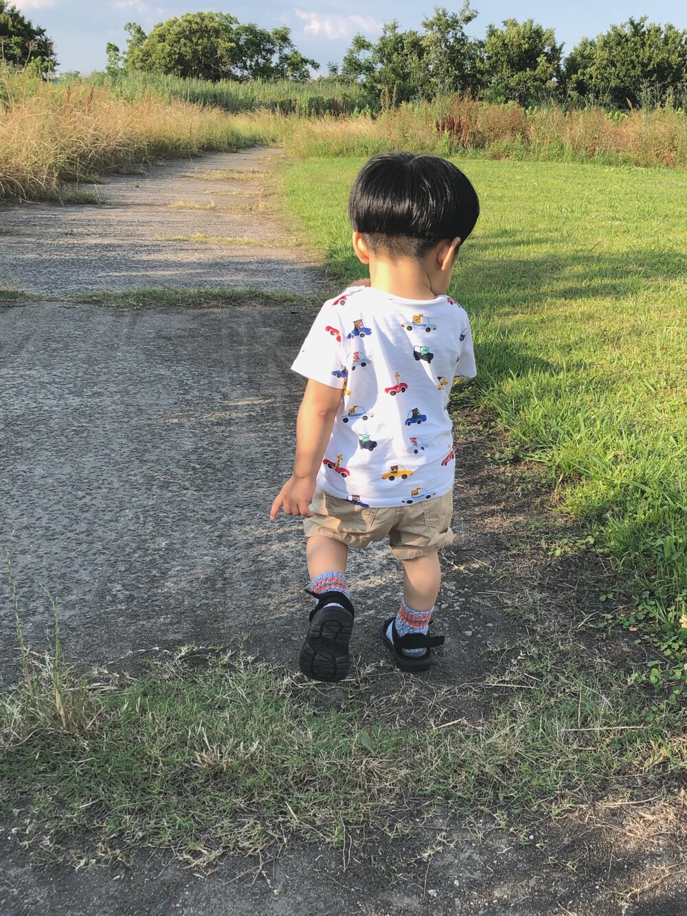 「男の子コーデ、1歳、短パン」｜「H&Mのアイテム（Tシャツ/カットソー、ホワイト系）」を使った、AoKanaさん（キッズ・74cm）の夏コーディネートの1枚目の写真