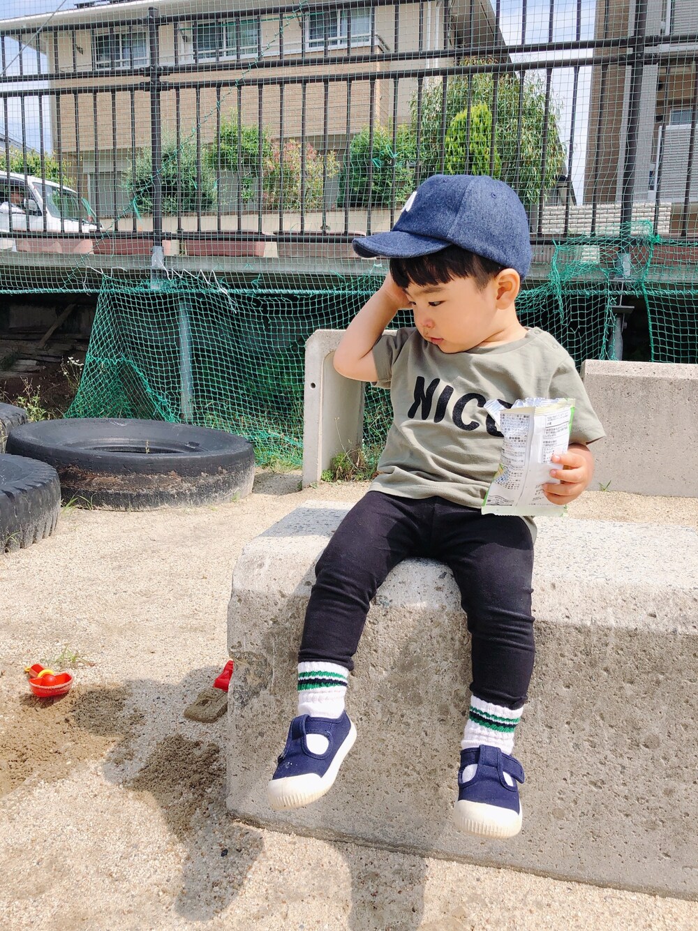 「キッズファッション、男の子、1歳」｜「UNIQLOのアイテム（パンツ、ブラック系）」を使った、AoKanaさん（キッズ・74cm）の夏コーディネートの1枚目の写真