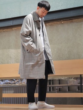 「koe（コエ）のアイテム（ステンカラーコート）」を使った、higucciさん（メンズ・174cm）の春コーディネート