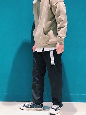 「koe（コエ）のアイテム（スウェット）」を使った、higucciさん（メンズ・174cm）の春コーディネート