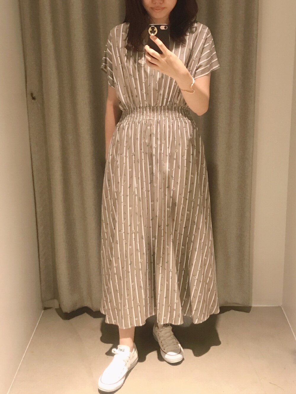 「シンプルコーデ、ラクチンコーデ、ゆるコーデ、夏、カジュアルコーデ、シンプル、おしゃれさんと繋がりたい、ワンピース、花柄、アメリカンホリック」｜「AMERICAN HOLICのVネックウエストギャザーマキシワンピース＊（ワンピース、その他）」を使った、mtiwさん（レディース・166cm）の夏コーディネートの1枚目の写真