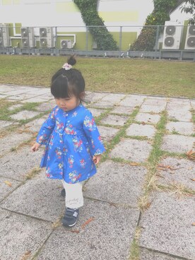 「ガウン」｜「アイテム（ワンピース/ドレス）」を使った、suuu3さん（キッズ・70cm）の秋コーディネート
