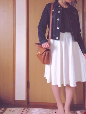 「カフェ」｜「アイテム（デニムジャケット）」を使った、a.o さん（レディース・157cm）の春コーディネート