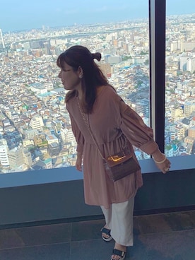 「くすみピンク」｜「アイテム（スラックス）」を使った、YURINAさん（レディース・156cm）の秋コーディネート