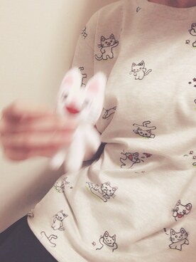 「Design Tshirts Store graniph（デザイン　ティーシャツ　ストア　グラニフ）のアイテム（Tシャツ/カットソー、グレー系）」を使った、もえさん（レディース）の夏コーディネート