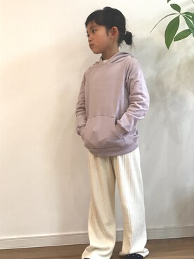 「devirock（デビロック）のスウェットプルパーカー（パーカー、ピンク系）」を使った、クレヤさん（キッズ・120cm）の冬コーディネート