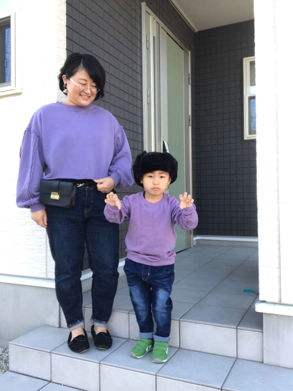 「ZOZO公認ユーザー、パープル、スウェット、zozoデニム、モカシン、ママ＆息子、親子コーデ、ぽっちゃり、ありがとう꒰๑͒ ु•ꇵ͒•`๑͒꒱☁︎」｜「KBFのダメージリメイクスウェット（スウェット、パープル系）」を使った、☁︎•ꇵ͒•`s☺︎+sa*॰¨̮さん（レディース・153cm）の秋コーディネートの1枚目の写真