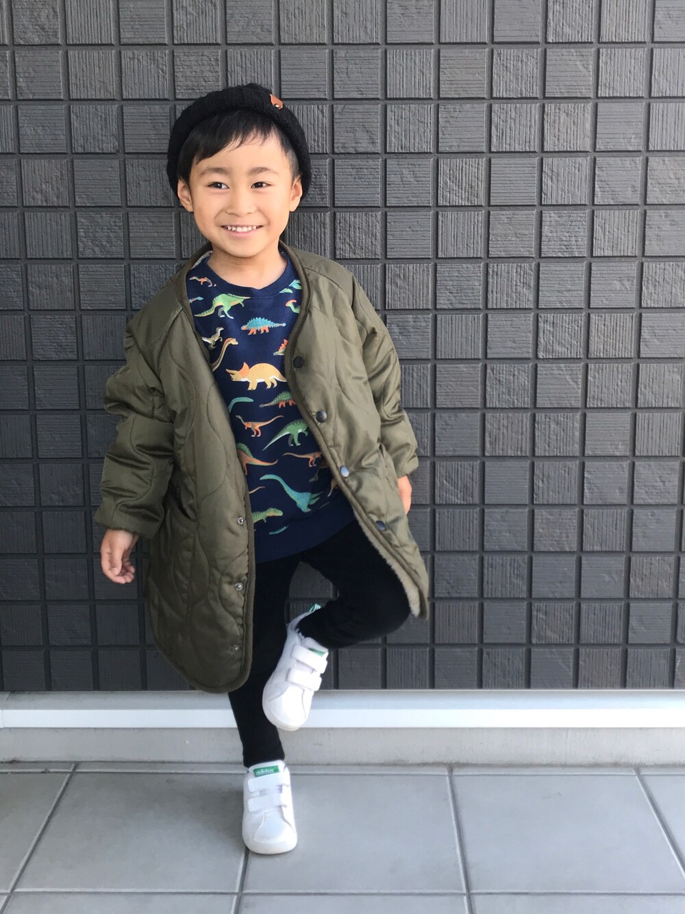 「キルティング、スウェット、レギンス、ニット帽、男の子、4歳、保育園、ありがとう꒰๑͒ ु•ꇵ͒•`๑͒꒱☁︎」｜「Birthdayのキルティングブルゾン☁︎120cm（ブルゾン、グリーン系）」を使った、☁︎•ꇵ͒•`s☺︎+sa*॰¨̮さん（キッズ・100cm）の春コーディネートの1枚目の写真