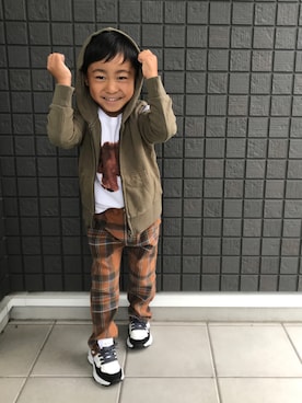 「動物モチーフ」｜「アイテム（パーカー）」を使った、☁︎•ꇵ͒•`s☺︎+sa*॰¨̮さん（キッズ・100cm）の秋コーディネート