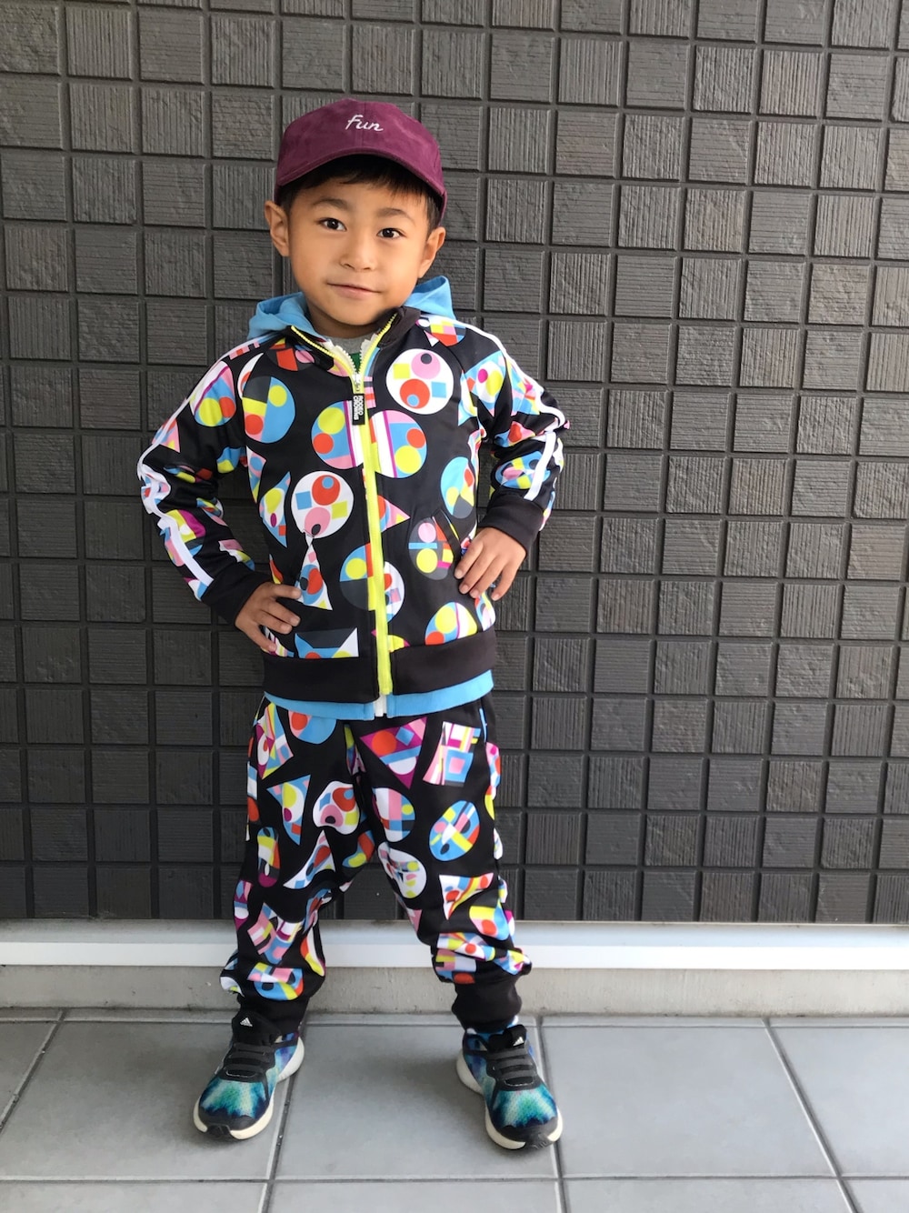 「やっぱりストリートが好き、セットアップ、パーカー、ジャージ、キャップ、男の子、5歳、保育園、ありがとう꒰๑͒ ु•ꇵ͒•`๑͒꒱☁︎」｜「RODEO CROWNS WIDE BOWLのキッズ CS柄 ジャージ（ジャージ、ブラック系）」を使った、☁︎•ꇵ͒•`s☺︎+sa*॰¨̮さん（キッズ・100cm）の秋コーディネートの1枚目の写真