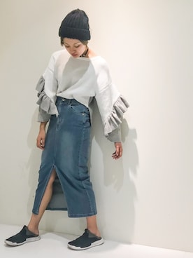 「マキシスカート」｜「アイテム（スリッポン）」を使った、uca.さん（レディース・163cm）の春コーディネート