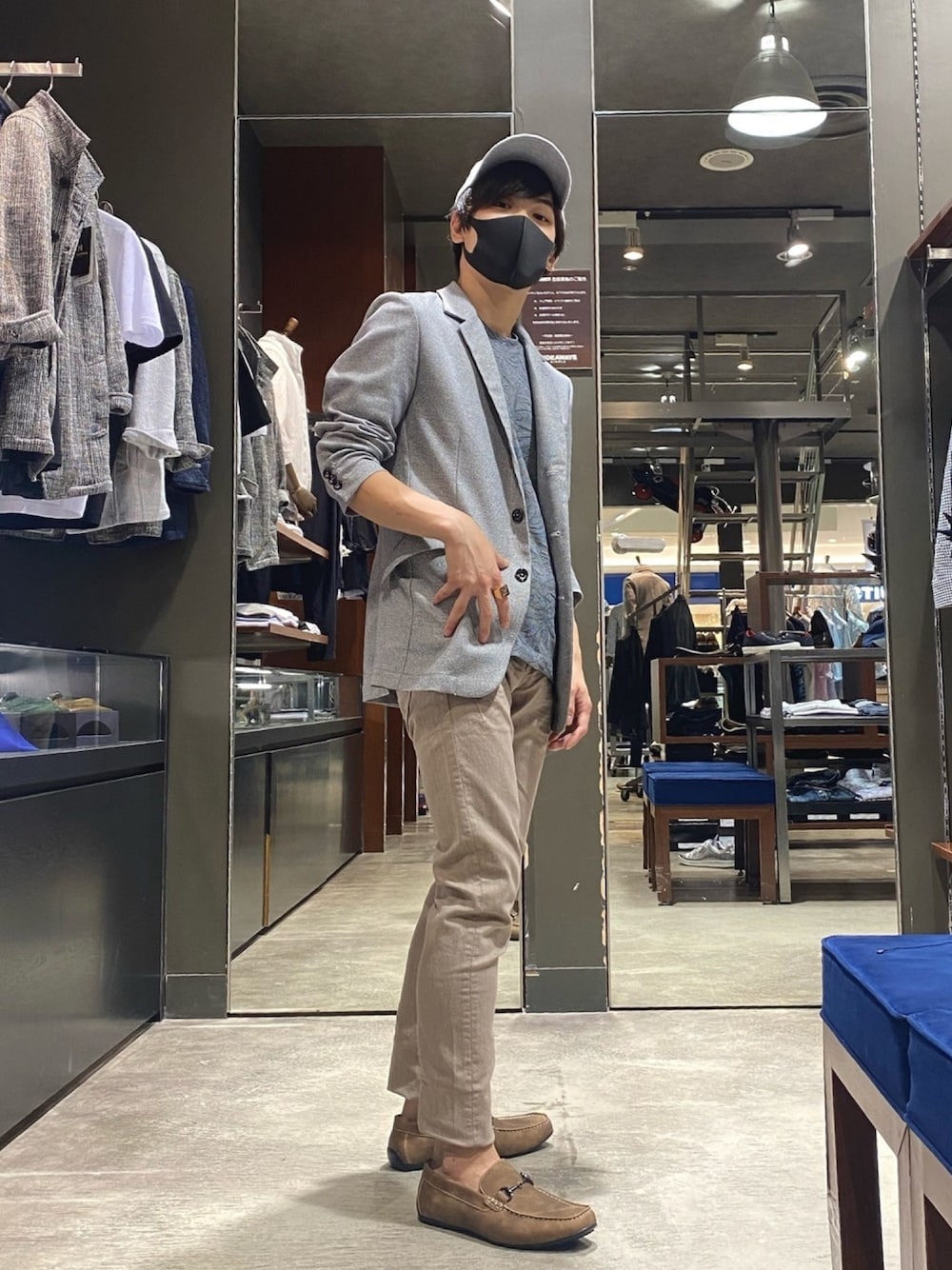 「夏コーデ、おしゃれさんと繋がりたい、Tシャツ、オトナカジュアル、きれいめカジュアル、休日スタイル、低身長、チノパン、夏だ！Tシャツ着よう！、キャップ」｜「NICOLEのアイテム（テーラードジャケット、シルバー系）」を使った、sakuさん（メンズ・167cm）の夏コーディネートの1枚目の写真