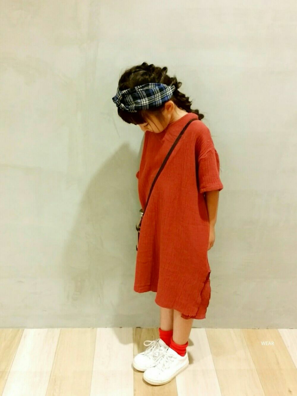 「女の子、キッズコーデ、5歳、kids、韓国子供服、ワンピース×スニーカー、休日スタイル、スニーカー女子、GAP、赤」｜「韓国子供服のアイテム（ワンピース、レッド系）」を使った、siii.Hさん（キッズ・120cm）の夏コーディネートの1枚目の写真