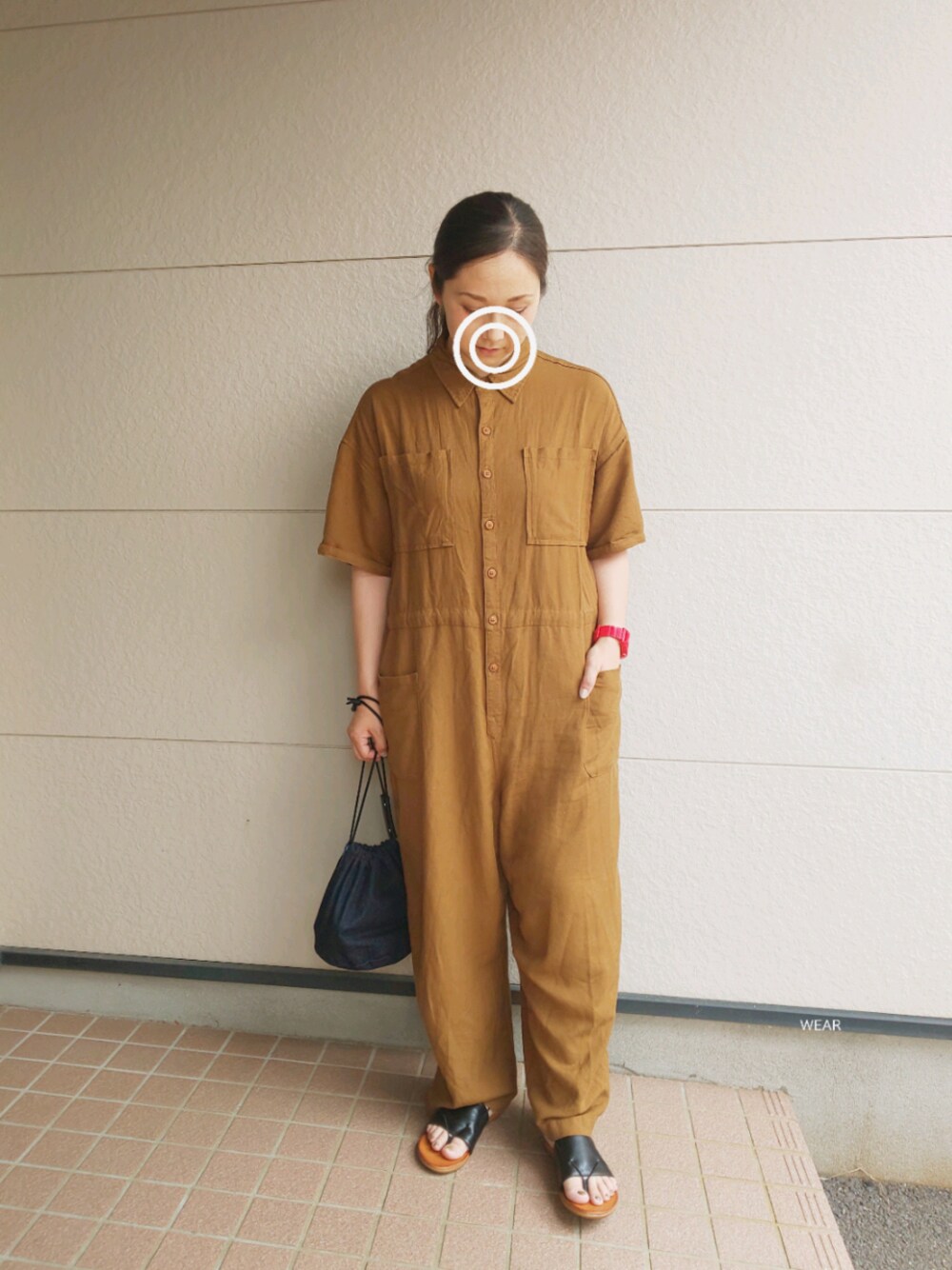 「夏コーデ、シンプル、シャツ好き集まれ、サンダル、低身長コーデ、キューブシュガー、つなぎ、巾着バッグ、ラフスタイル、オールインワン」｜「CUBE SUGARのWEB限定 シャツ ジャンプスーツ（つなぎ/オールインワン、イエロー系）」を使った、siii.Hさん（レディース・156cm）の夏コーディネートの1枚目の写真