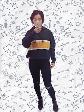 「PULL&BEAR（プルアンドベア）のアイテム（パーカー）」を使った、丧材さん（レディース・164cm）の秋コーディネート