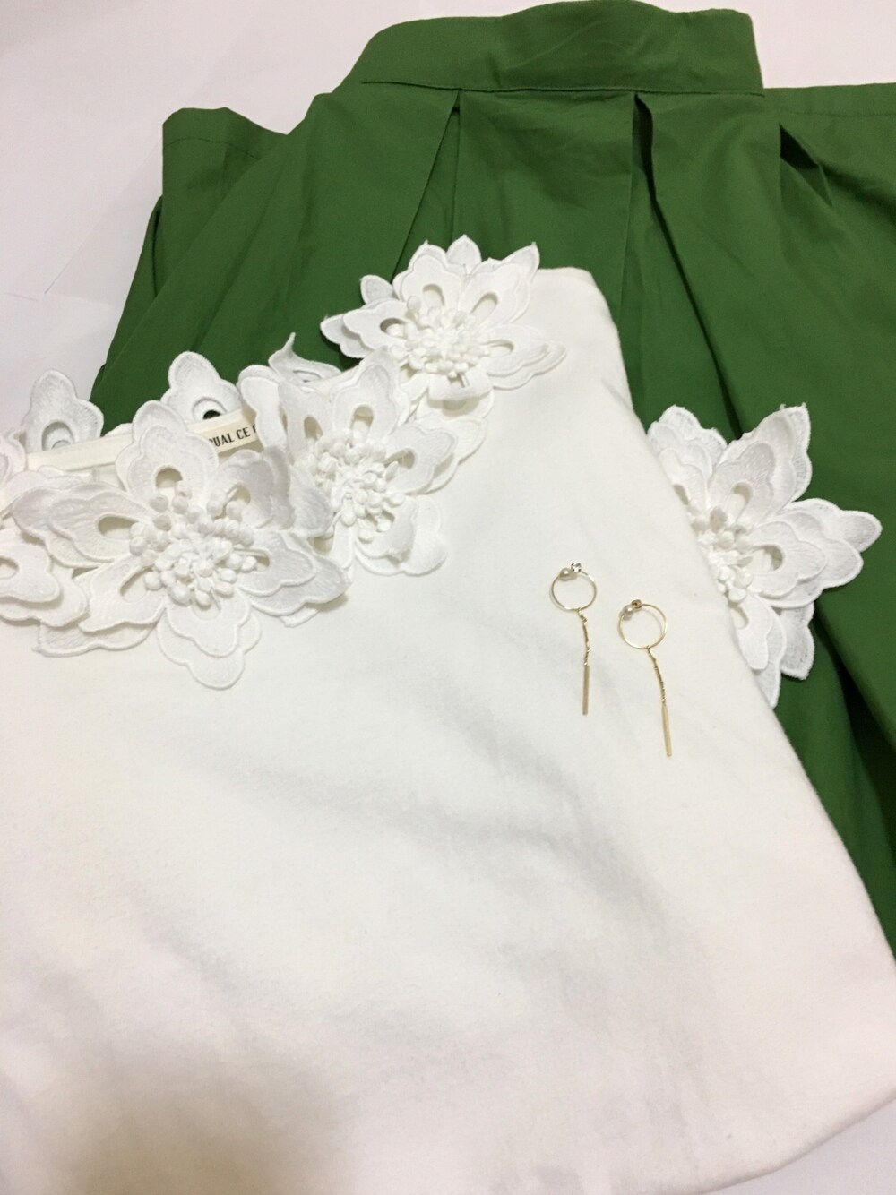 「titivate」｜「ANEMONEのアイテム（イヤリング、ゴールド系）」を使った、flowerさん（レディース・165cm）の夏コーディネートの1枚目の写真