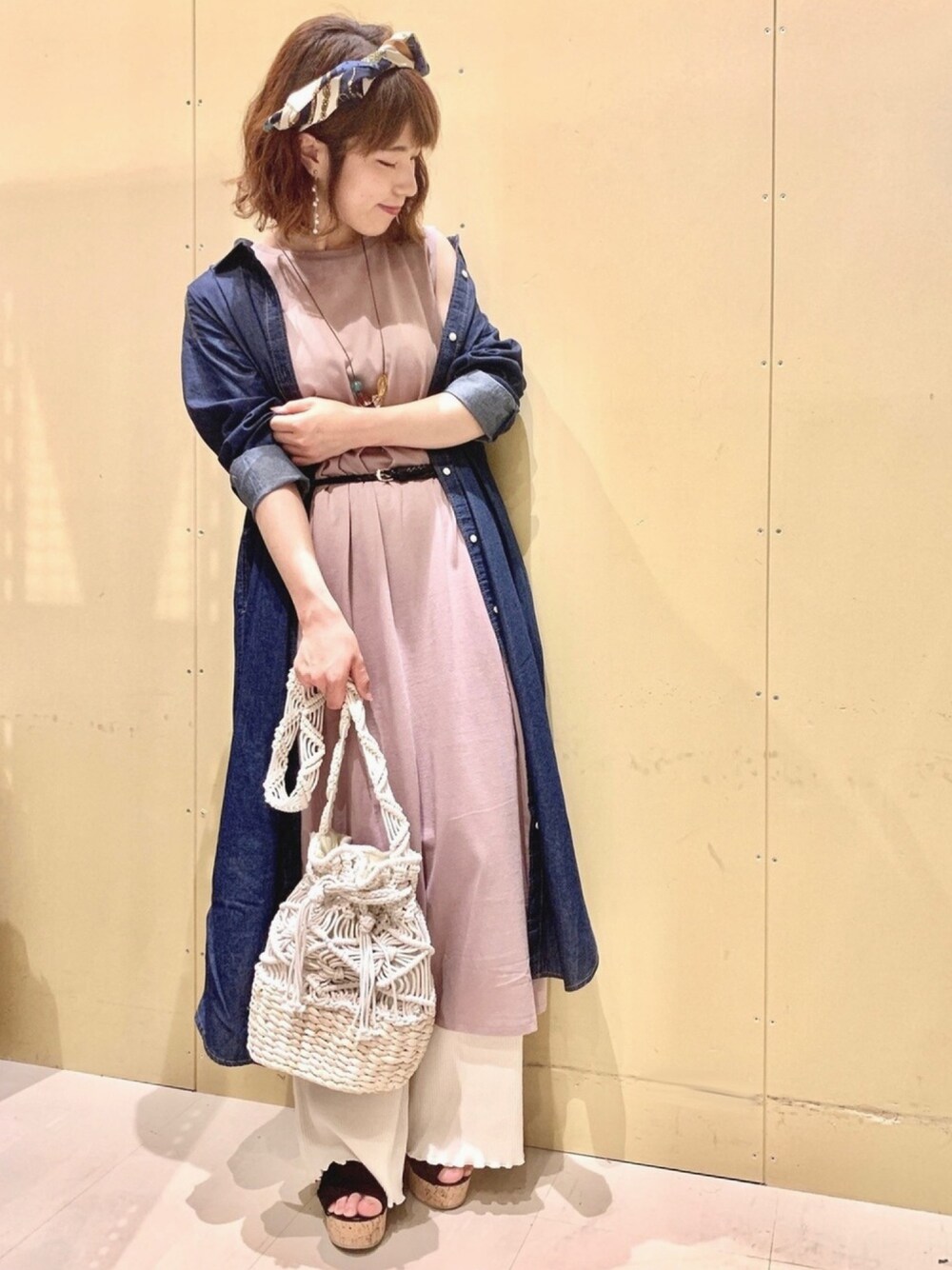 「シャツワンピ、ワンピース、ノースリーブ、ロングワンピース、ウエストマーク、ワイドパンツ、ターバン、かごバッグ、サンダル、Green Parks」｜「Green　Parksのロングデニムワンピース○（ワンピース、ブルー系）」を使った、ちろまる.°+*さん（レディース・155cm）の春コーディネートの1枚目の写真