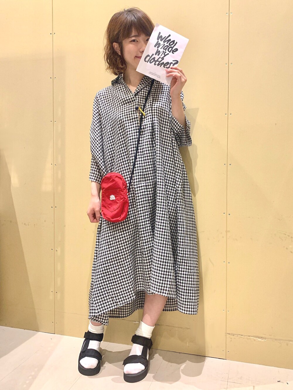 「チェック、ギンガムチェック、シャツワンピ、サコッシュ、ポシェット、スポーツサンダル、Green Parks、earth music&ecology、fashionrevolution、whomademyclothes」｜「earth music&ecologyのミントリネンブレンドシャツワンピ－ス ○（ワンピース、その他）」を使った、ちろまる.°+*さん（レディース・155cm）の春コーディネートの1枚目の写真