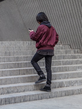 「ROGUE TERRITORY（ローグテリトリー）のアイテム」を使った、TwT_Liuさん（メンズ・173cm）の冬コーディネート