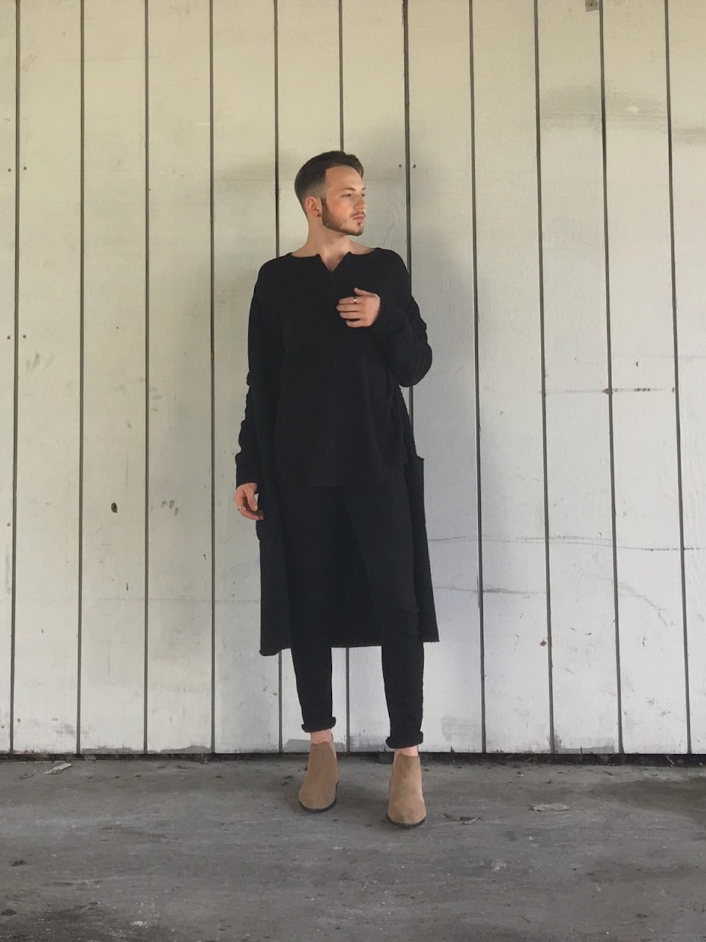 「neutral 、denim、black、spring、summer、professional、streetstyle、kicks、ootd、casual」｜「asosのアイテム（ブーツ、ベージュ系）」を使った、Christian Durtschiさん（メンズ・183cm）の春コーディネートの1枚目の写真