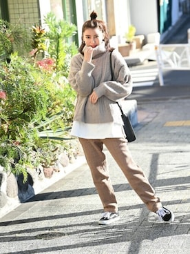 「アイテム（スラックス、ベージュ系）」を使った、マックハウスZOZOスタイリスト レディースさん（レディース・162cm）の冬コーディネート