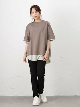 「CONVERSE（コンバース）のアイテム（Tシャツ/カットソー）」を使った、マックハウスZOZOスタイリスト レディースさん（レディース・163cm）の春コーディネート