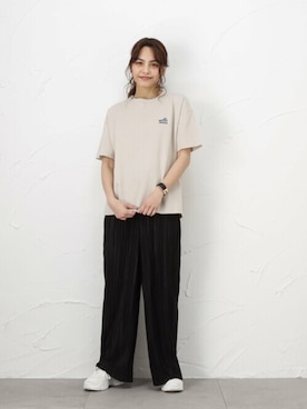 「NAVY（ネイビー）のアイテム（パンツ）」を使った、マックハウスZOZOスタイリスト レディースさん（レディース・163cm）の春コーディネート