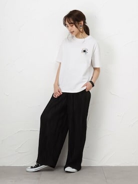 「CONVERSE（コンバース）のアイテム（Tシャツ/カットソー）」を使った、マックハウスZOZOスタイリスト レディースさん（レディース・163cm）の春コーディネート