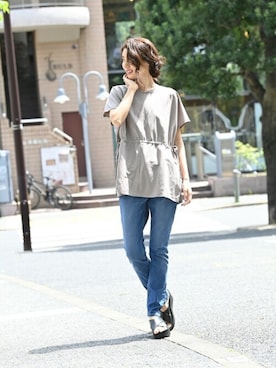 「NAVY（ネイビー）のアイテム（パンツ）」を使った、マックハウスZOZOスタイリスト レディースさん（レディース・163cm）の春コーディネート