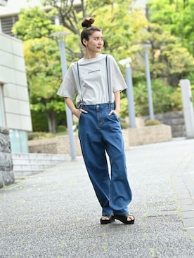 「NAVY（ネイビー）のアイテム（パンツ）」を使った、マックハウスZOZOスタイリスト レディースさん（レディース・163cm）の春コーディネート