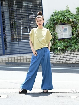 「NAVY（ネイビー）のアイテム（パンツ）」を使った、マックハウスZOZOスタイリスト レディースさん（レディース・163cm）の春コーディネート